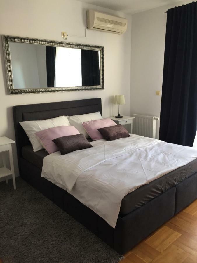Studio Apartman Lara *** Ösek Dış mekan fotoğraf